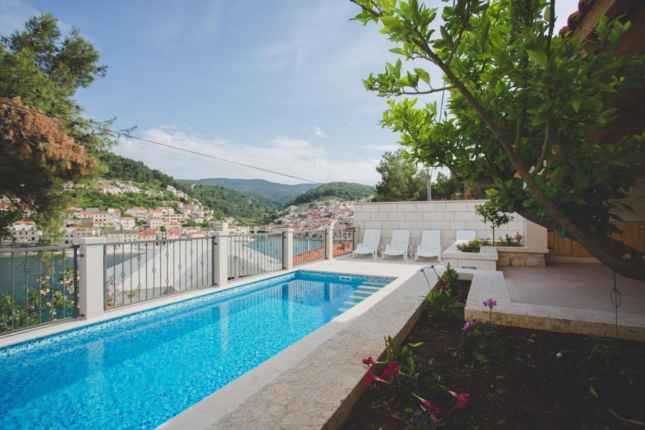 Apartmani Bauk Pucisca Exterior photo