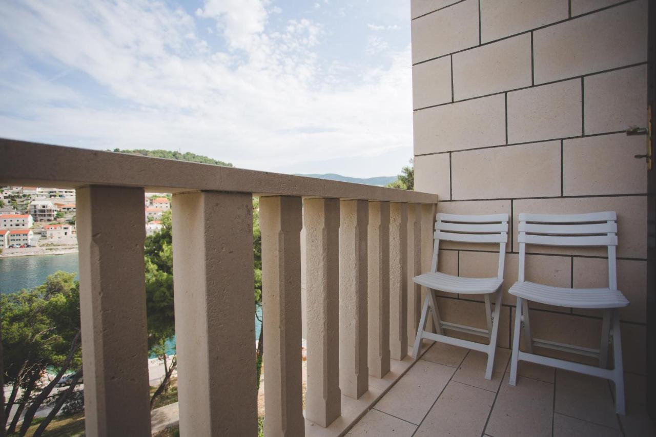 Apartmani Bauk Pucisca Exterior photo