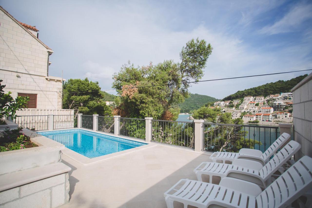 Apartmani Bauk Pucisca Exterior photo